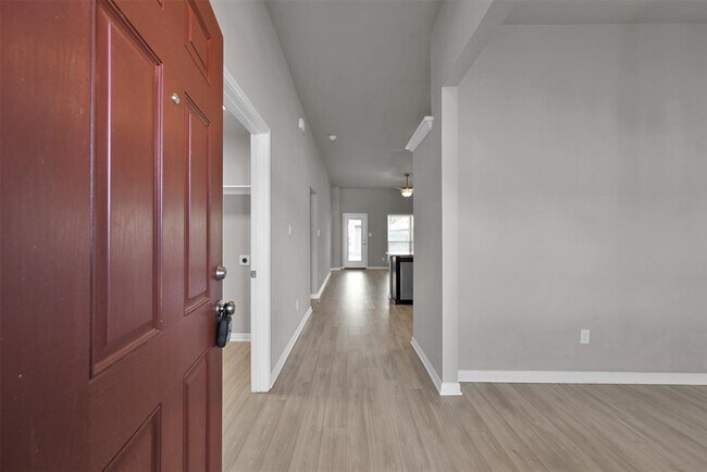 Building Photo - 14367 N Summerchase Cir