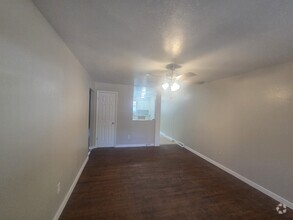Building Photo - 2034 S Barcliff Ave