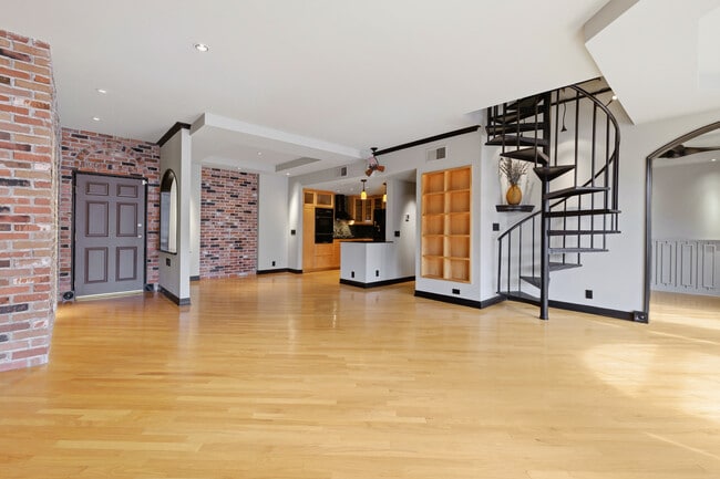 Foto del edificio - 14960 Dickens St