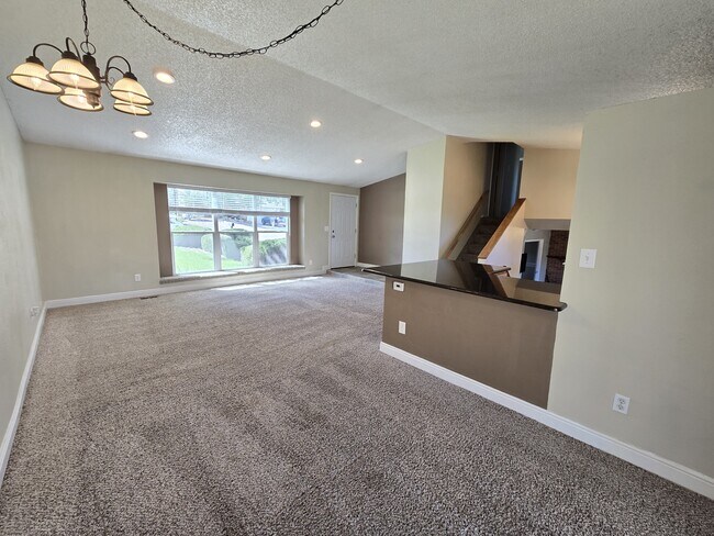 Foto del edificio - 6526 Charter Dr