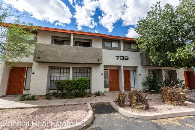 Foto del edificio - 736 S Farmer Ave