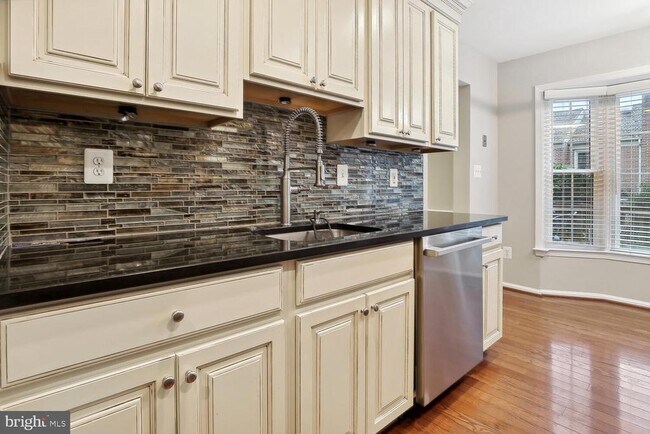 Foto del edificio - 2292 Idylwood Station Ln