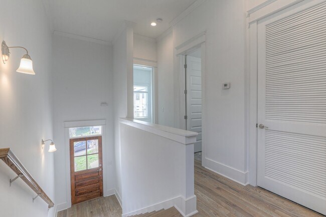 Foto del edificio - 439 36th Ave N