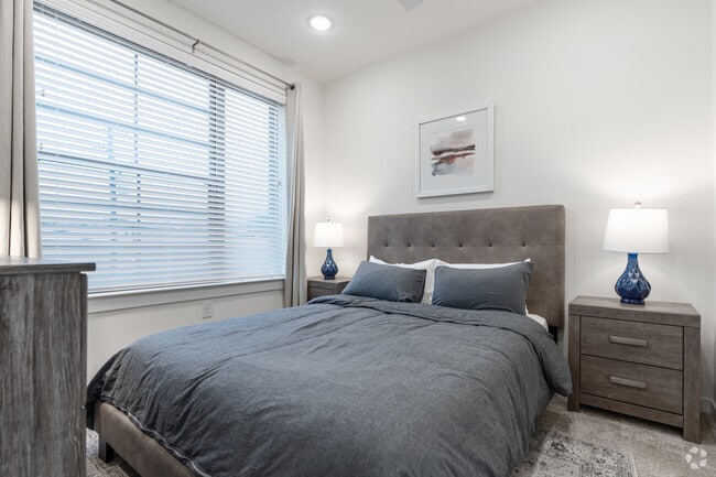 1BR, 1BA - 600SF - Bedroom - CO/OP Maple