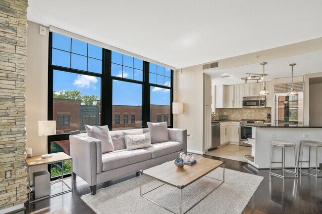 Foto del edificio - 1021 N Garfield St