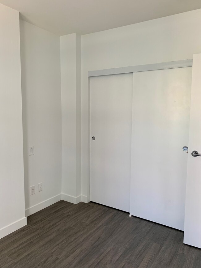 Photo du bâtiment - 13615 Fraser Hwy