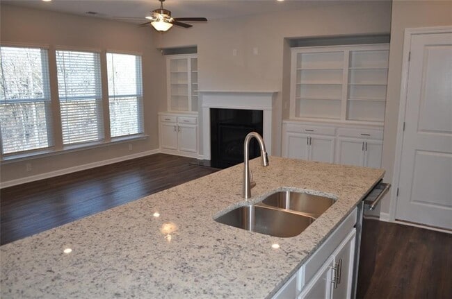 Foto del edificio - 1365 Elderwood Way