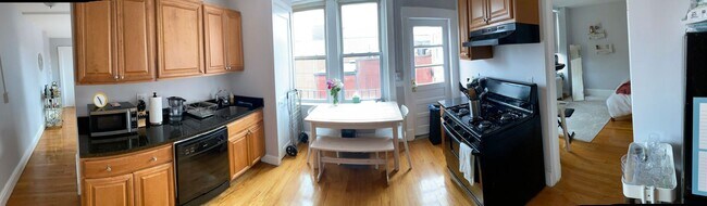Foto del edificio - HOT NORTH END LISTING!!!!