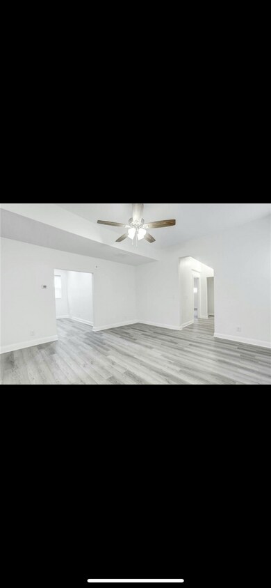 Foto del edificio - 403 E Morris St