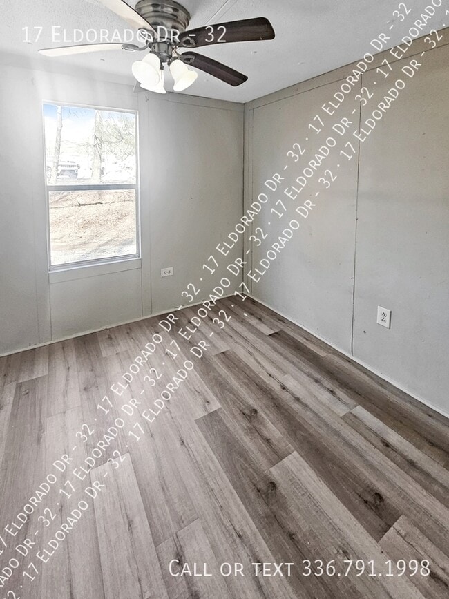 Foto del edificio - 17 Eldorado Dr