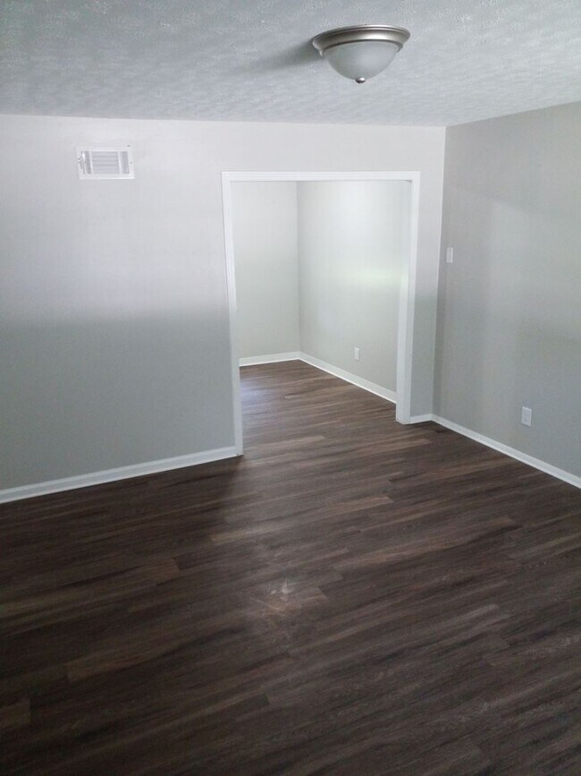 Foto del edificio - 3554 N Watkins St