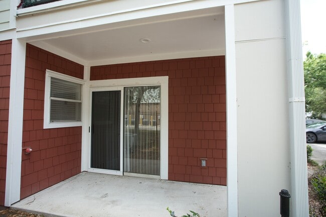 Building Photo - 2360 SW Archer Rd