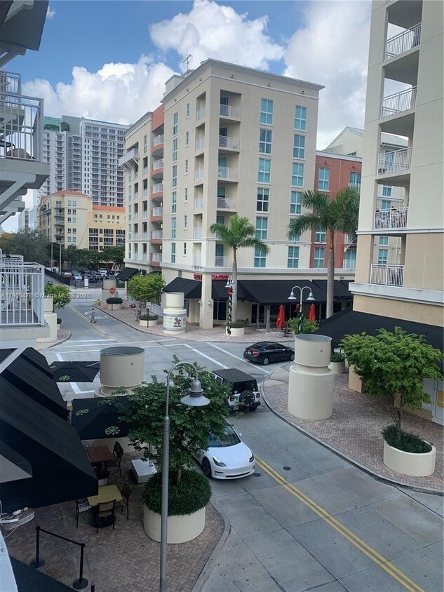 Foto principal - 7275 SW 90th St