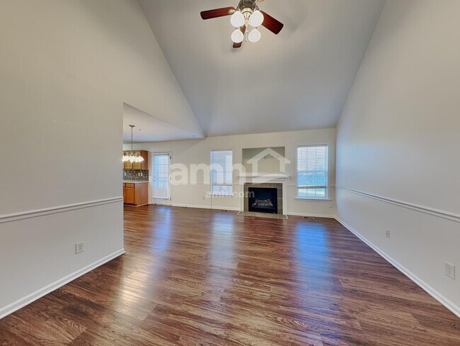 Foto del edificio - 2405 Joshua Ln