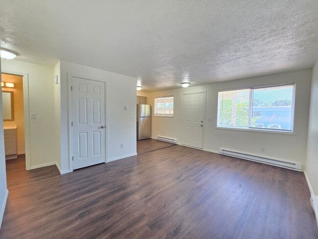 Building Photo - 39 E Westview Ave