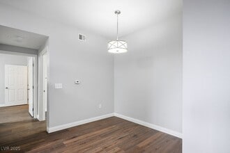 Building Photo - 231 W Horizon Ridge Pkwy