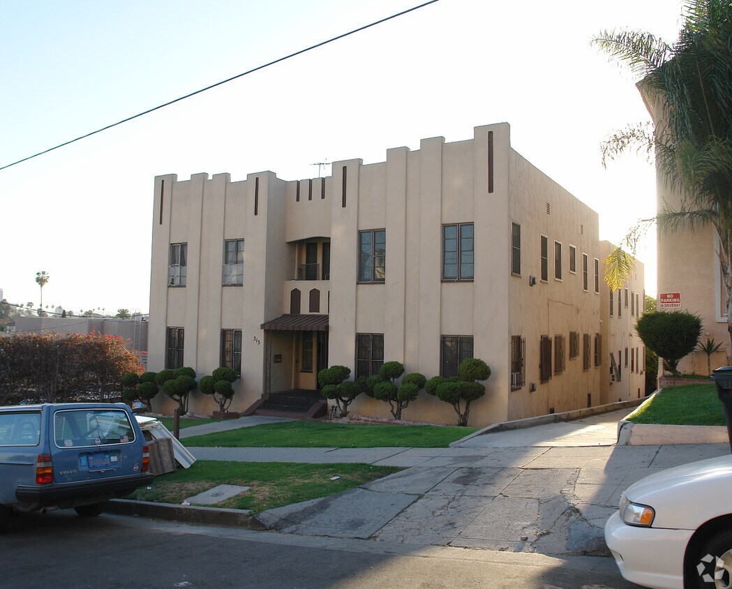 Building Photo - 313 N Mariposa Ave