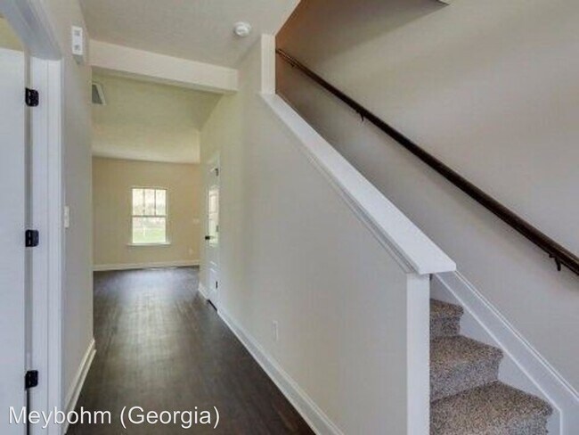 Building Photo - 4 br, 2.5 bath House - 156 Swinton Pond Road