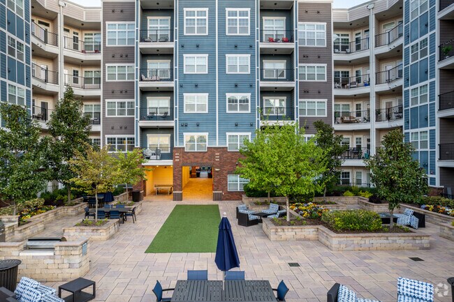 Patio - District Flats