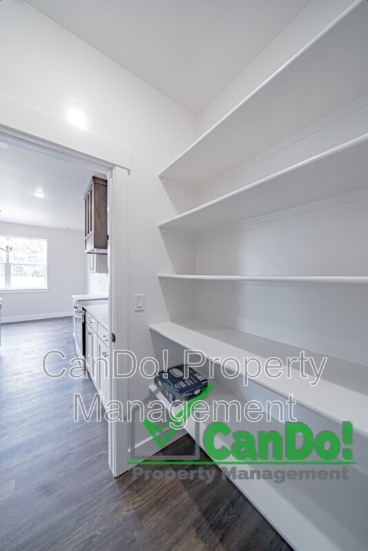 Building Photo - 3014 Huntshire Ave