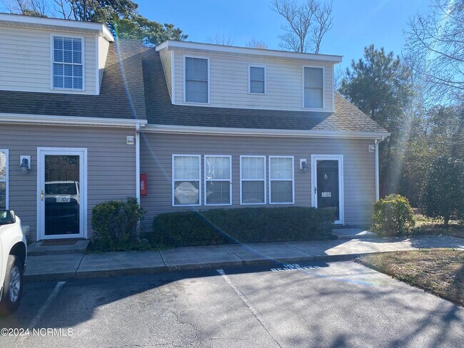 Foto del edificio - 4513 Country Club Rd