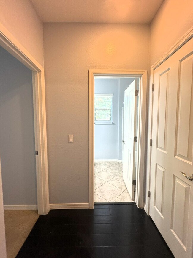 Building Photo - COMING SOON! LYONS GATE 5 BDRM + LOFT W CO...