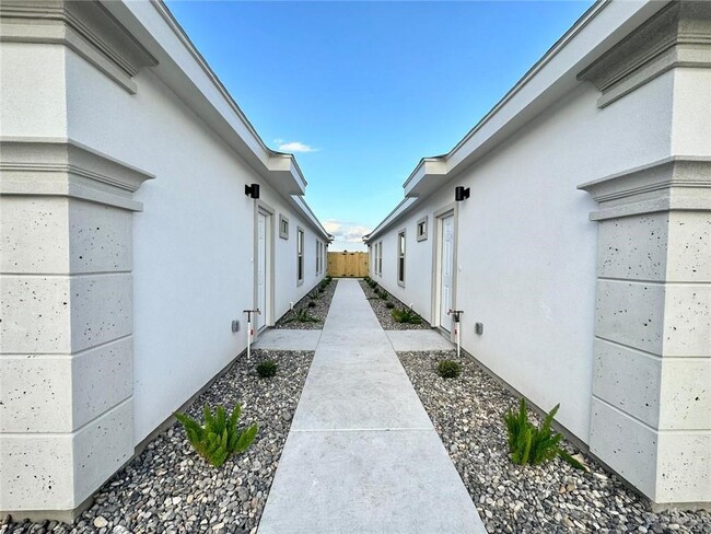 Foto del edificio - 1220 Yankton St