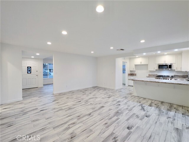 Foto del edificio - 12319 Woodley Ave