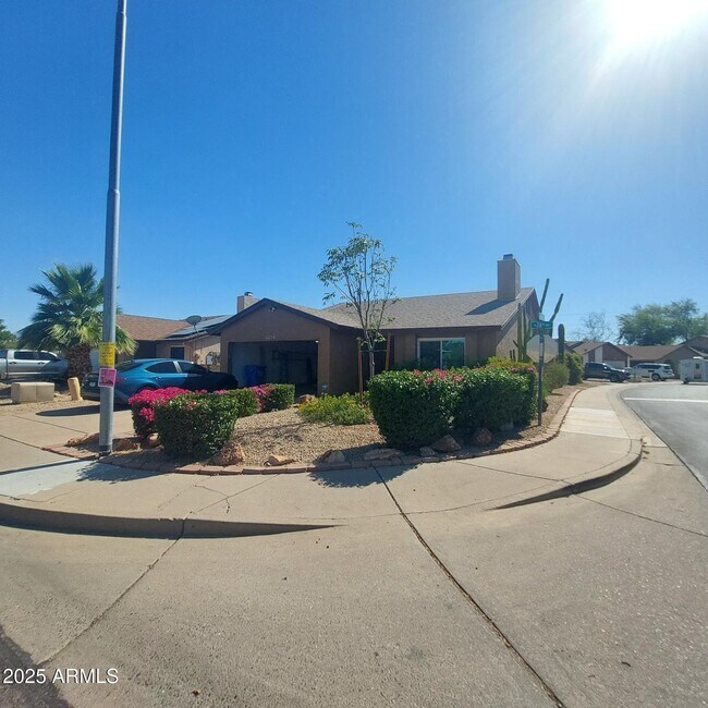Foto del edificio - 14076 N 26th Ave