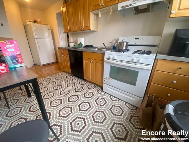 Building Photo - 448 Park Dr