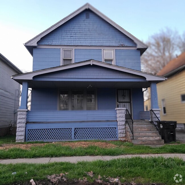 Woodland Hills Park Student Apartments for Rent Cleveland, OH 2