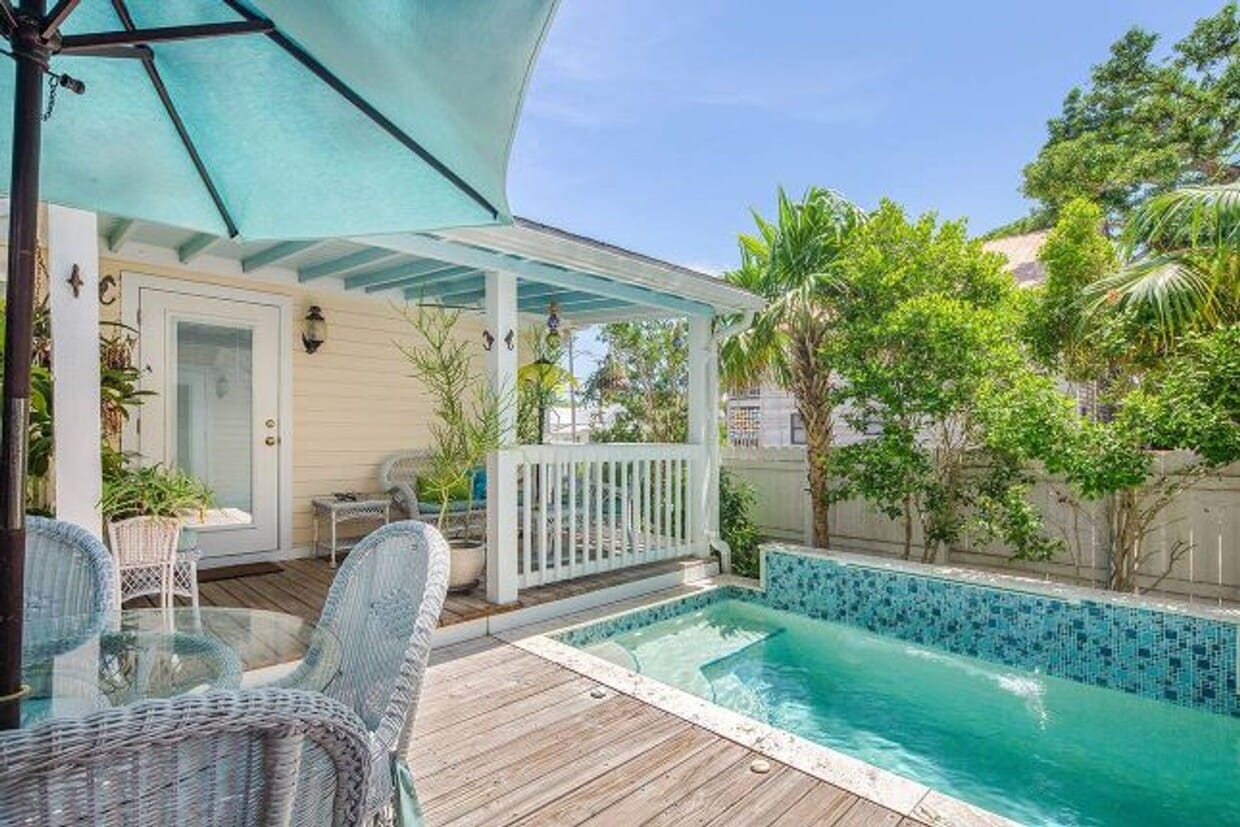 Primary Photo - 6 - 7 Month Rental - Welcoming Private 2 b...