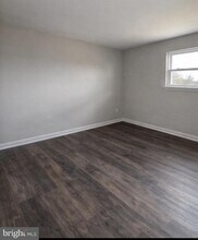 Building Photo - 212 Woodlawn Ave