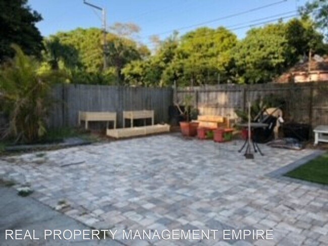 Foto del edificio - 3 br, 3 bath House - 923 26th St. N.