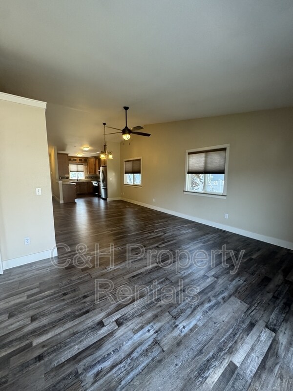 Foto del edificio - 3019 Colton Blvd