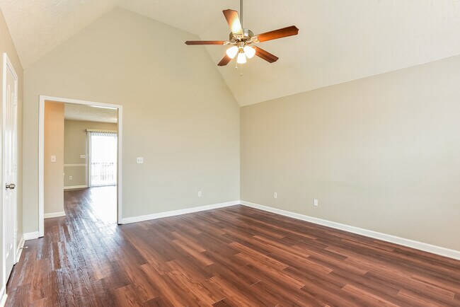 Foto del edificio - 503 Dunhill Ct