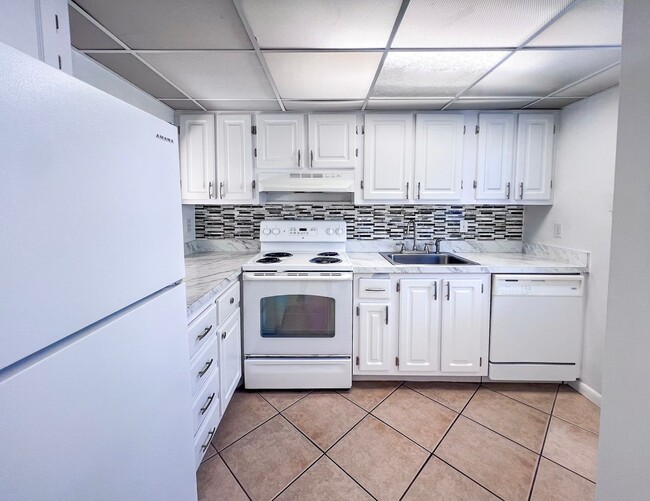 Building Photo - 605 SW 75th St