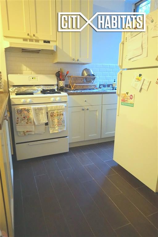Building Photo - 307 E 85th St