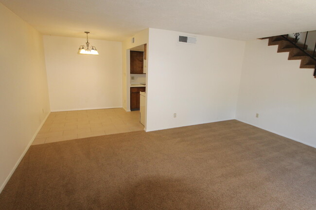 Building Photo - 8448 Spain Rd NE