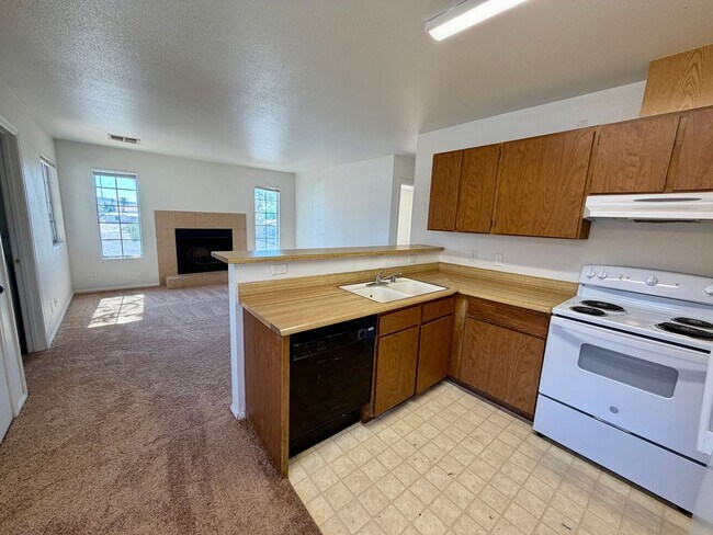 Building Photo - 2704 Aarondavid Dr