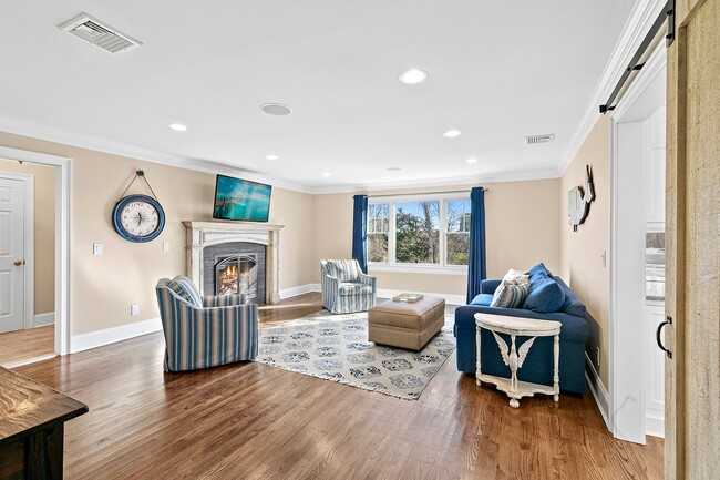 Building Photo - 103 Seafield Ln