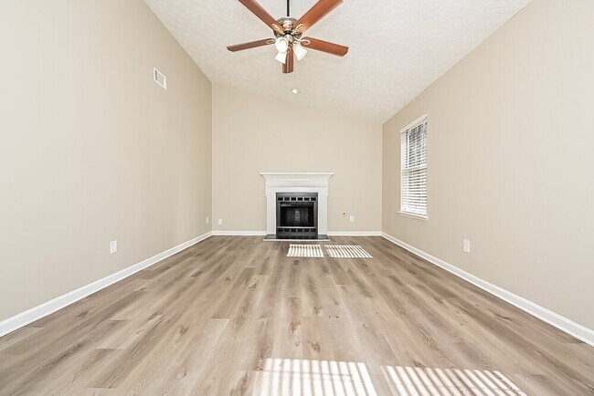 Foto del edificio - 245 Marcliff Ct