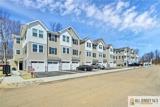 Building Photo - 44 Mountain Blvd