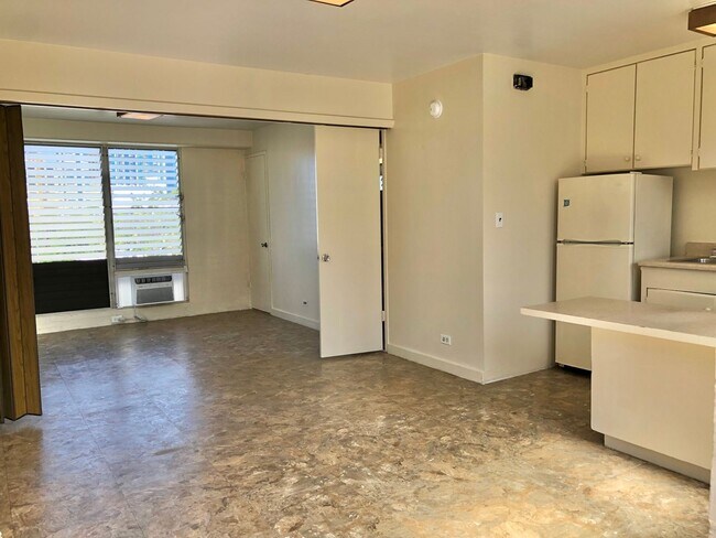 Foto del edificio - Lusitana Hale- 1 Bdrm, 1 Bath, and 1 Covered Parking with utilities included!