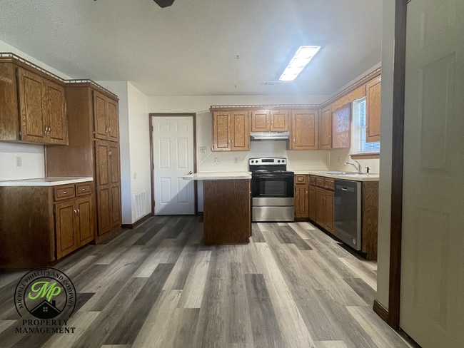 Building Photo - Great Cabot home!