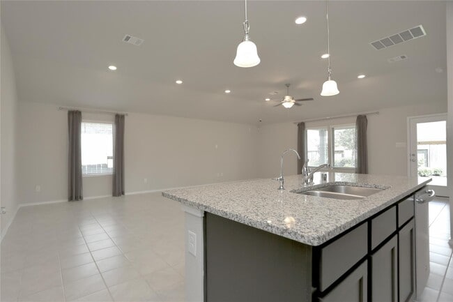 Building Photo - 2123 Santa Ana Wy