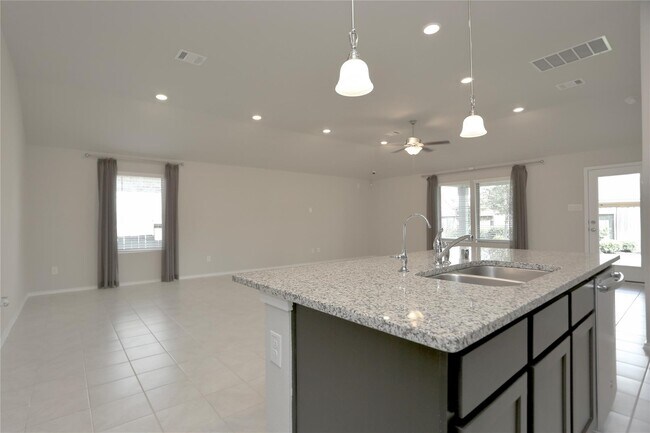 Foto del edificio - 2123 Santa Ana Wy