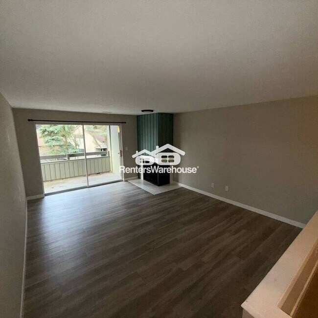Foto del edificio - Beautiful Condo In A Prime Location!