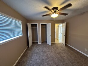 Building Photo - 7127 Maxwood Dr