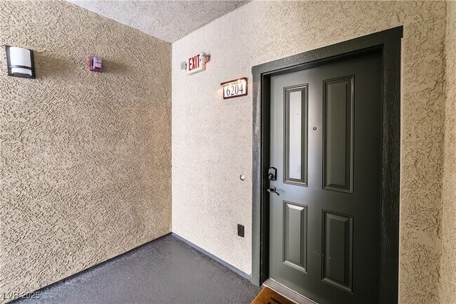 Foto del edificio - 2555 Hampton Rd